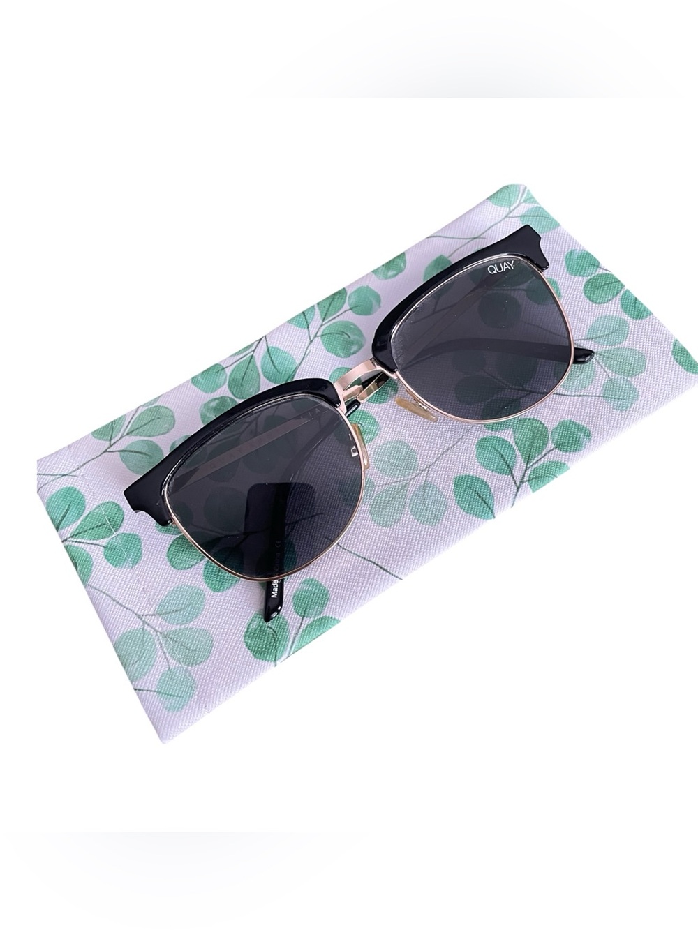 Quay Australia Evasive Polarized Gold & Black Clubmaster Style Sunglasses &Pouch
